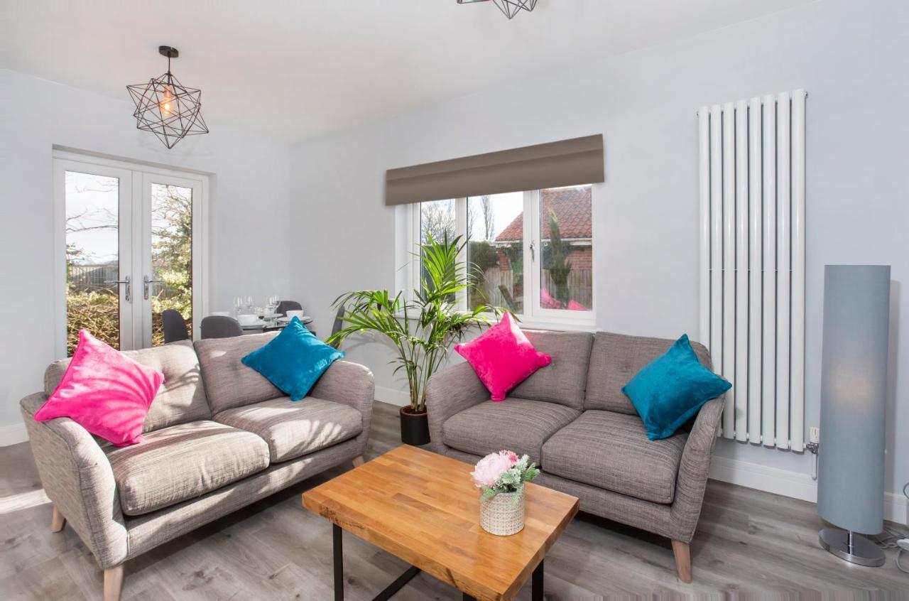 The Luxury Potting Shed With Free Parking! Apartment Йорк Екстериор снимка