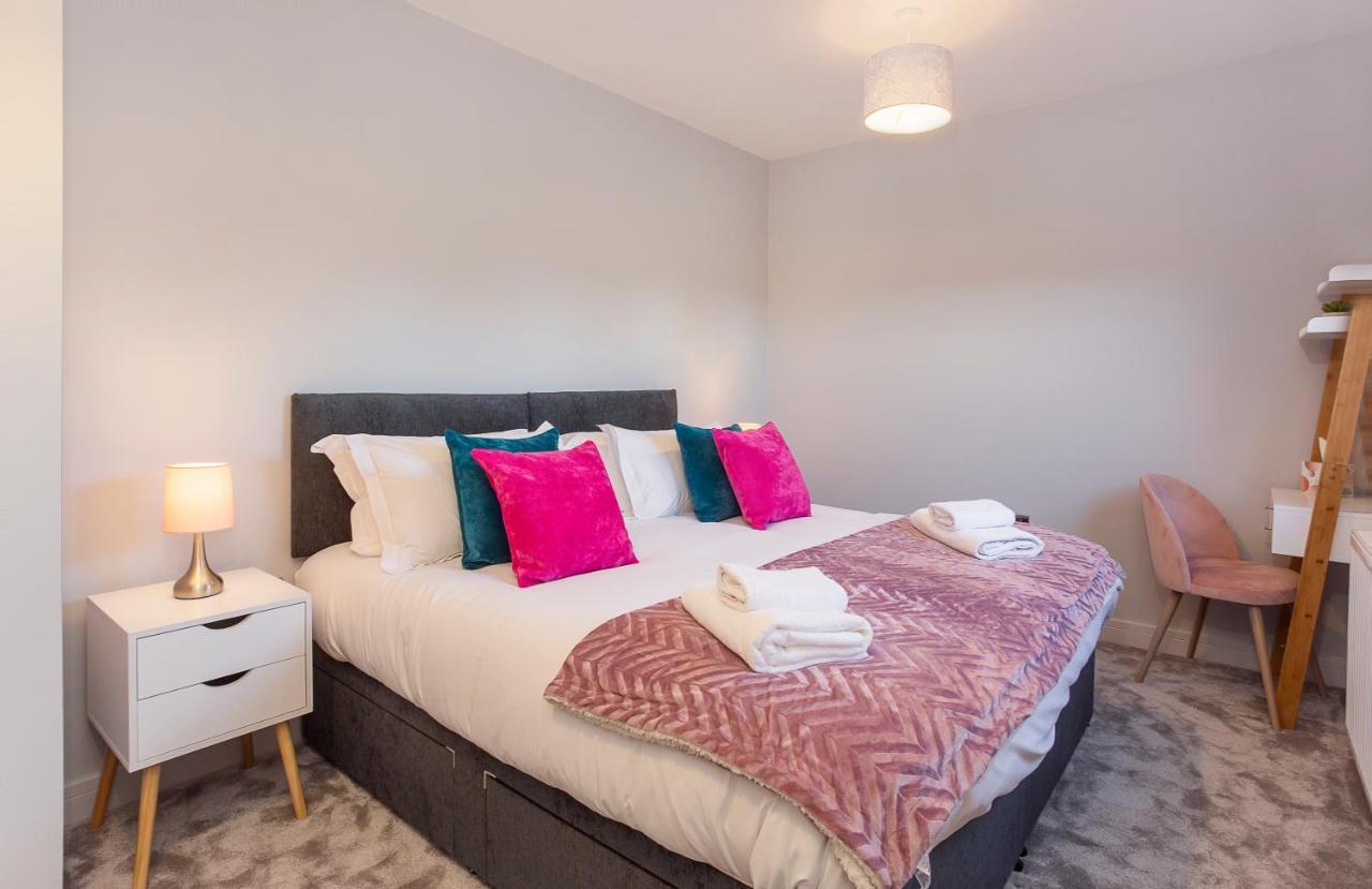 The Luxury Potting Shed With Free Parking! Apartment Йорк Екстериор снимка